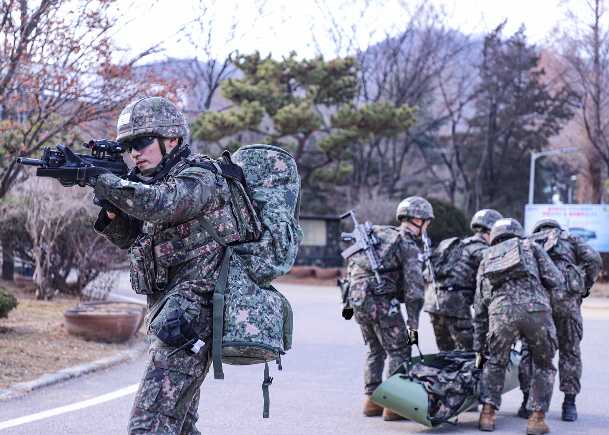 \"一つひとつが戦略資産…陸軍最高戦闘員272名が黄金のベレーを着用