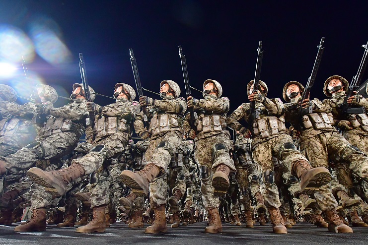 閲兵式の軍服・装備、見せ物『式典用』…「すべて記念品として保管」 | DailyNK