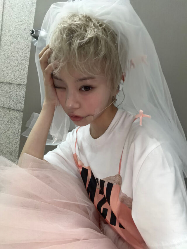 ILLIT モカ / Weverse