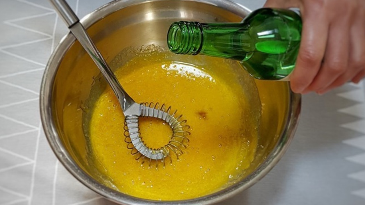 焼酎を少量加える