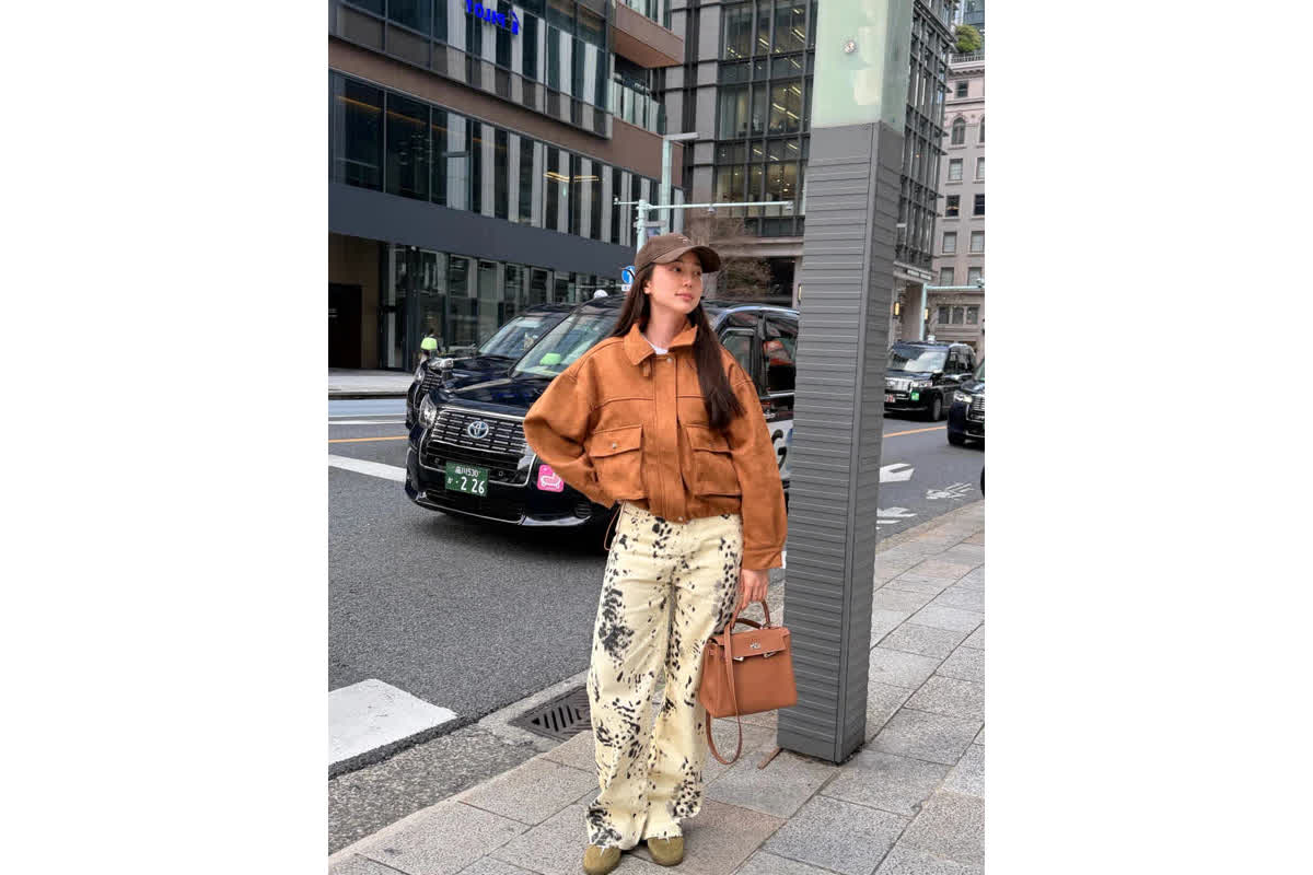 タイの人気女優が東京ストリートを席巻！春のファッションが話題に