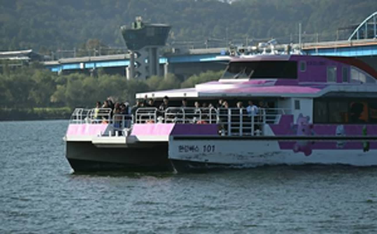 ついに！一ヶ月で10万人を突破した一大観光名所・ハンガンバス