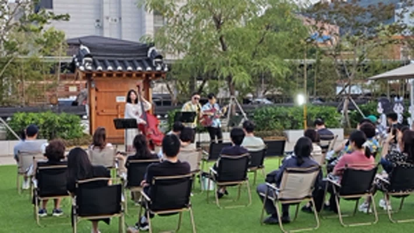小さな音楽会、文化の香りを楽しむ！