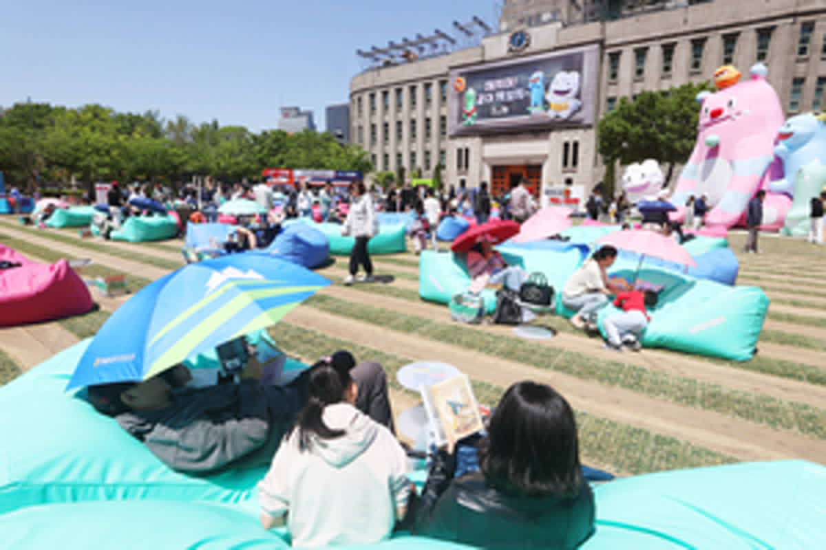 ついにオープン！「本を読むソウル広場」