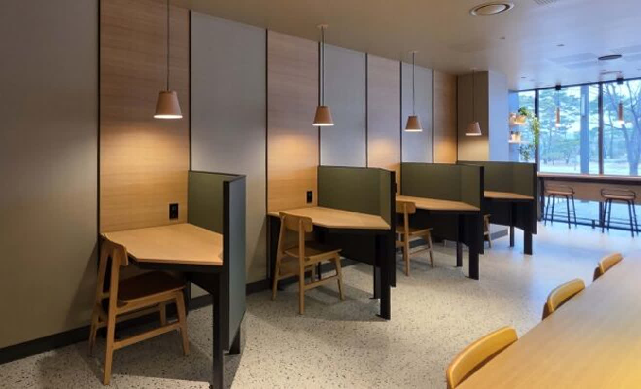 韓国スタバに「集中専用ゾーン」が登場――学習や仕事に最適な空間への進化とは