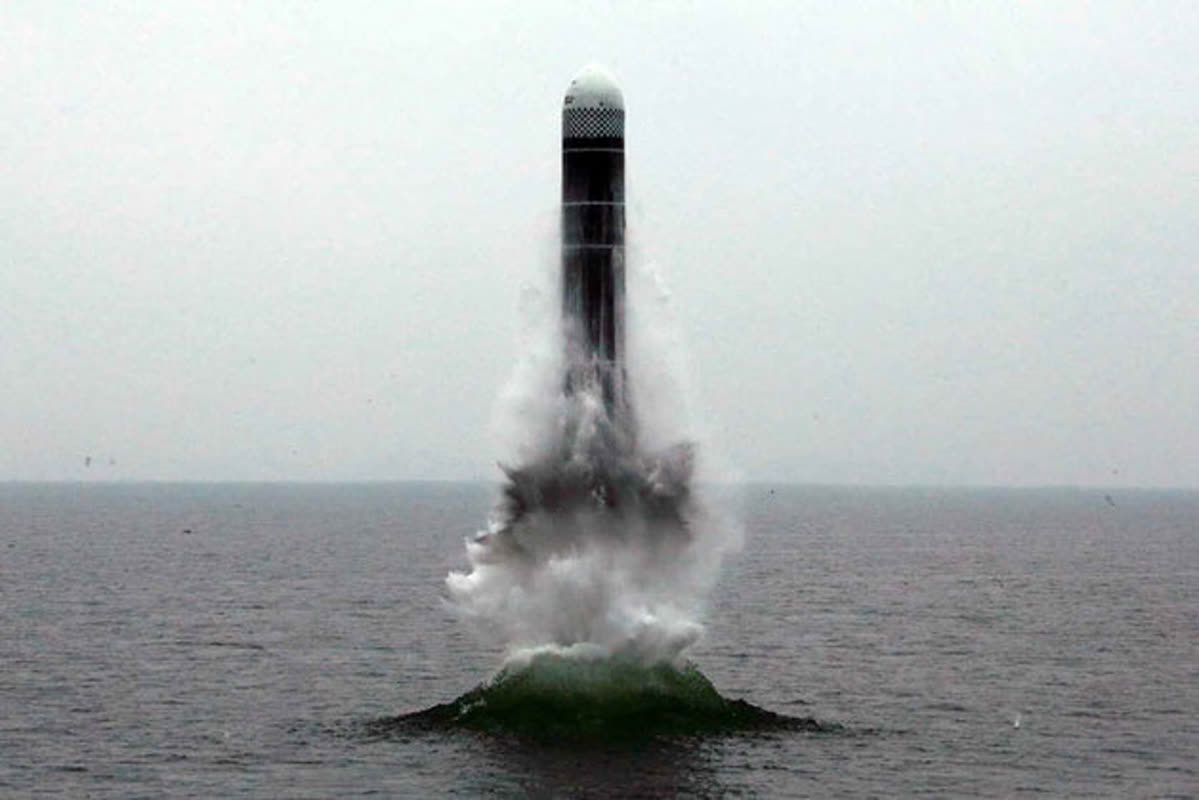 北朝鮮が弾道ミサイル数発を発射――11日ぶりの挑発、日本のEEZ外に落下