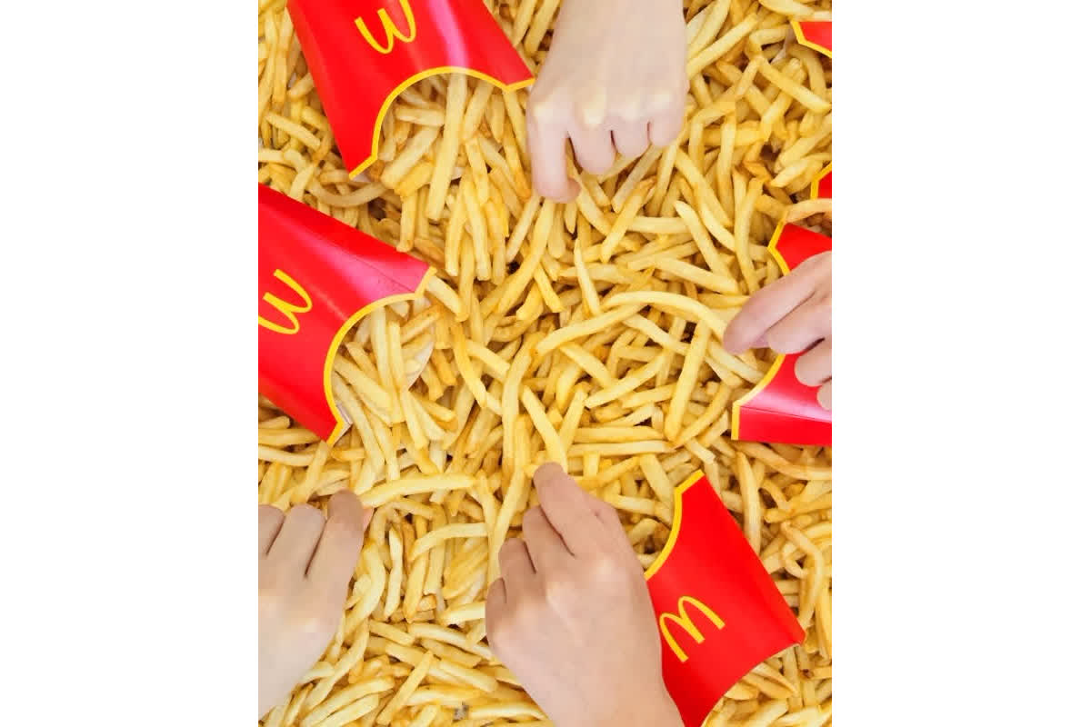 Why Gen Z is Trading Deep Friendships for ‘Fry Meets’ with Strangers