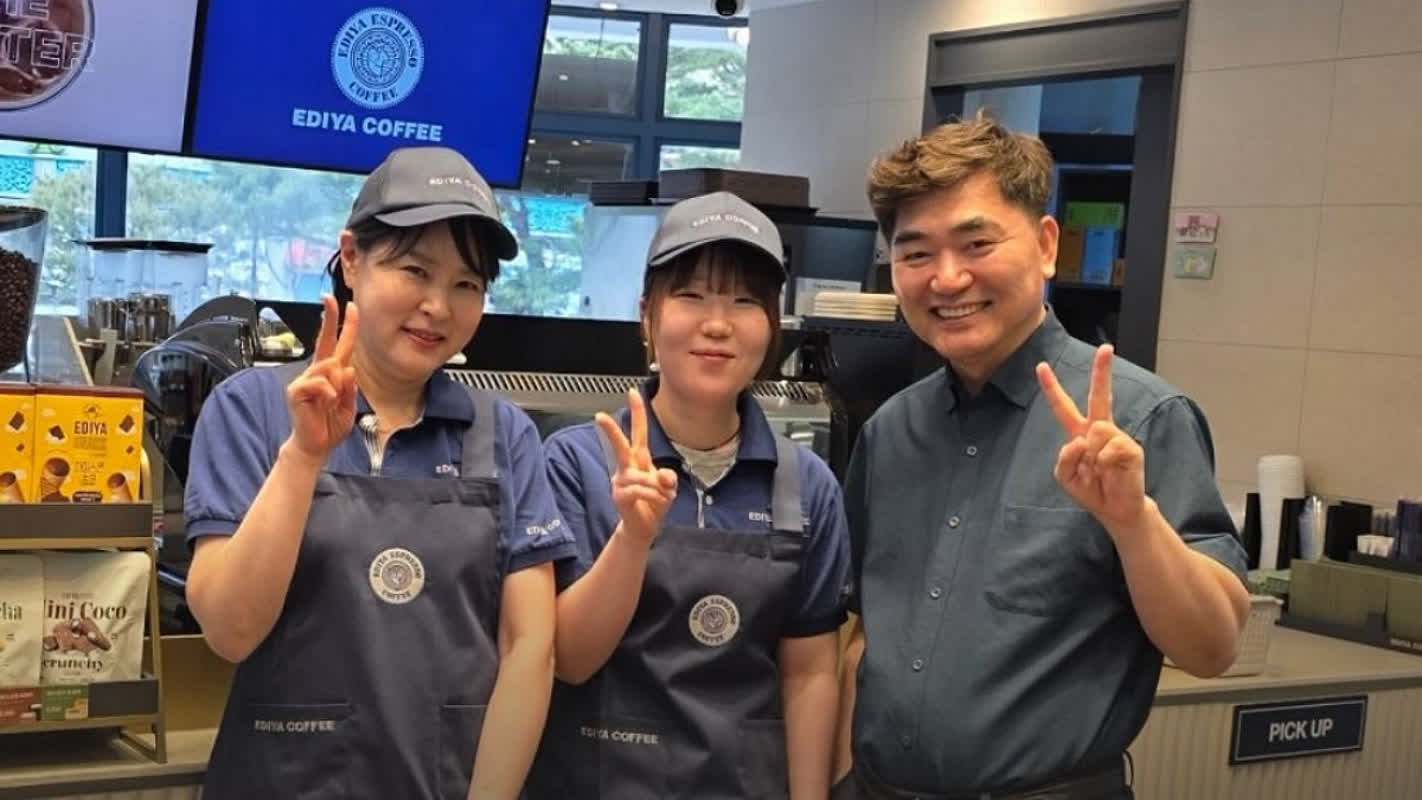 無償のコーヒー、警察と消防に感謝の声