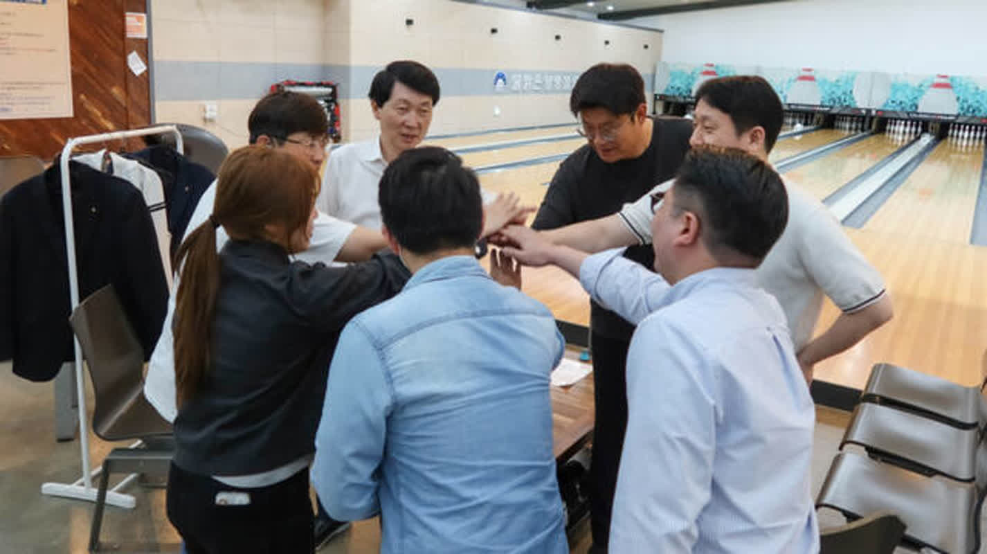 社員との絆を深める！ボウリング大会開催