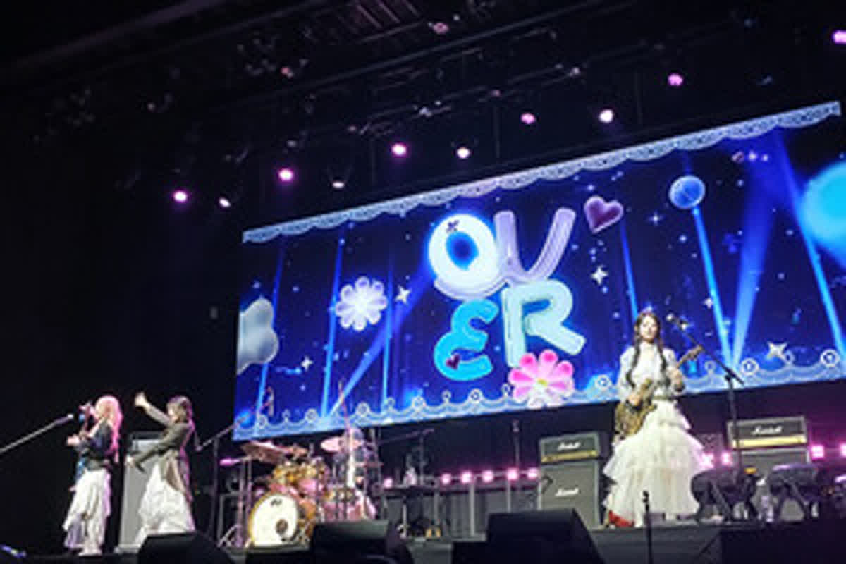 QWER、ミニ4集『CEREMONY』発表！新たな旅立ちの瞬間