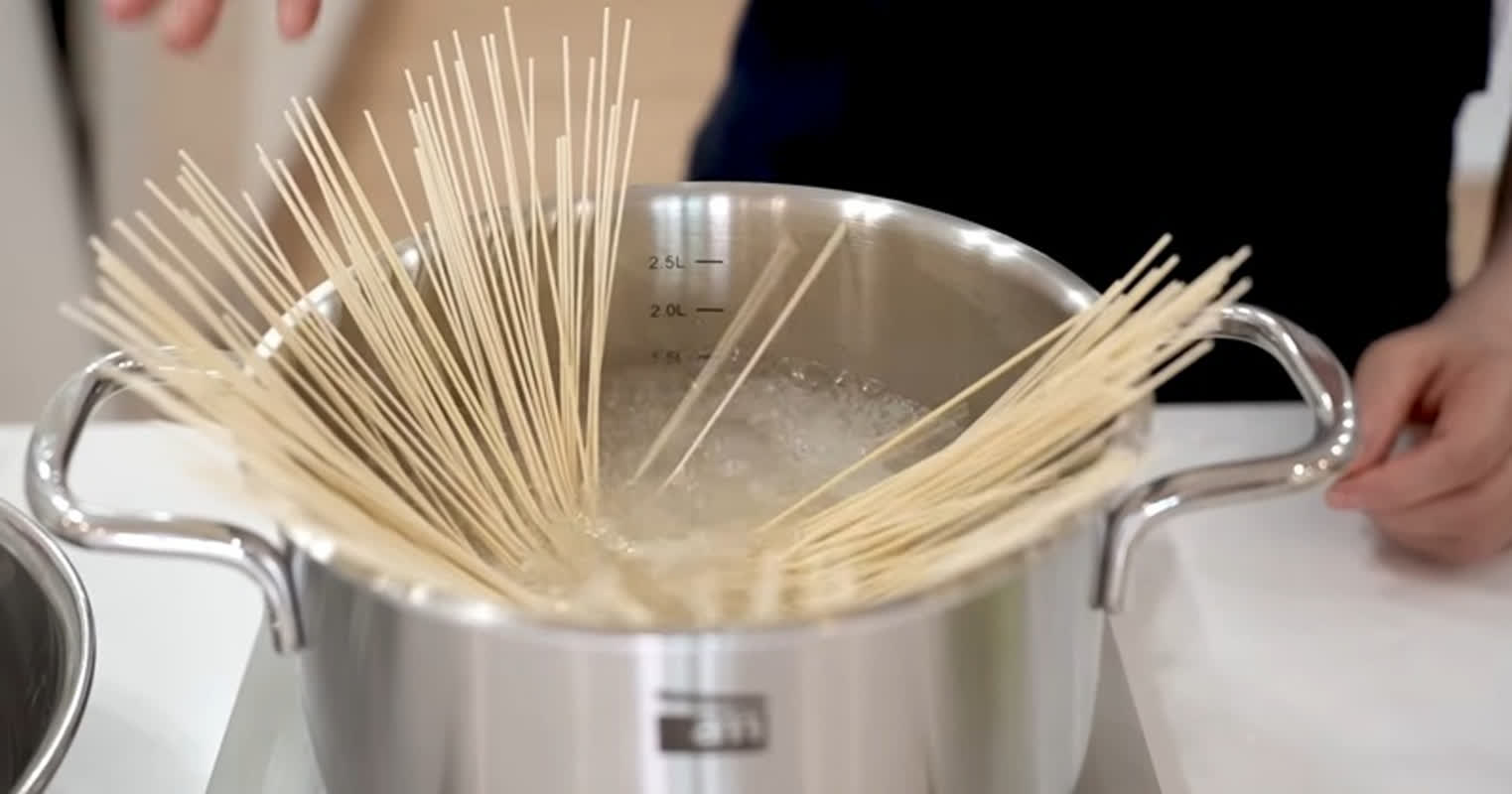 Forget Traditional Broth: This 1-Step Frozen Hack Makes Perfect Cold Noodles