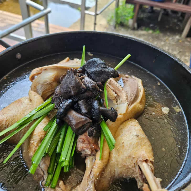 Top 5 Must-Try Duck Soup Restaurants in Korea: Discover Unique Flavors and Health Benefits!