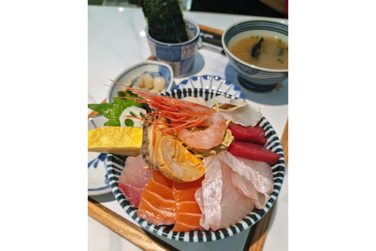 韓国で今、食べたいのはこれ！絶品カイセンドンを堪能できる名店4選