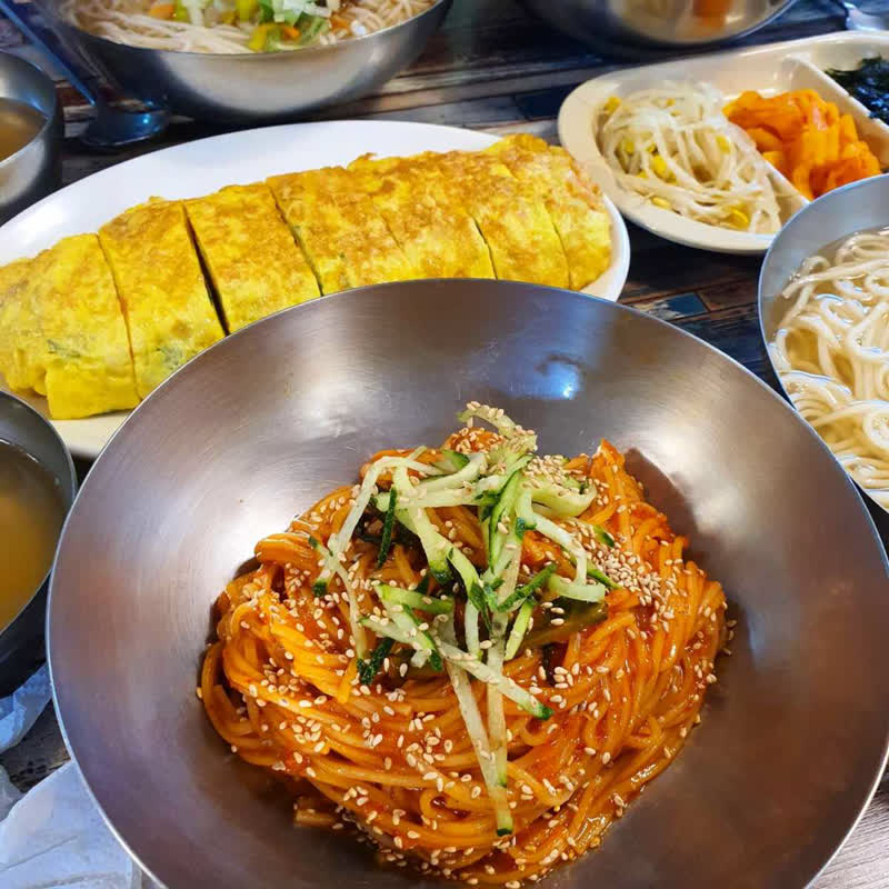 50年続く伝説の味も！韓国現地で愛される絶品ビビン麺の名店5選