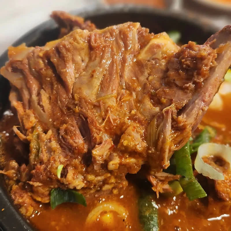中毒性が止まらない！韓国で愛される「カムジャタン」名店5選――絶品スープの秘密とは