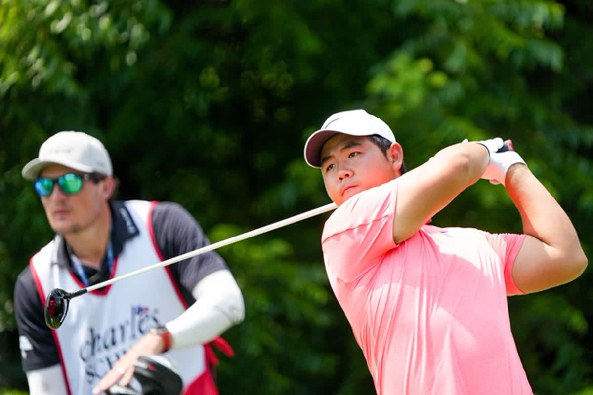 6-Under 64: How Kim Joo-hyung Surged into the Charles Schwab Lead