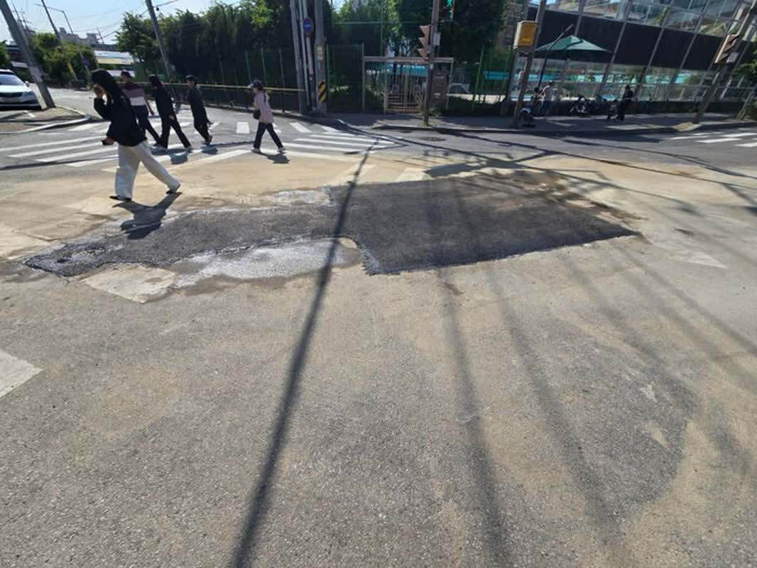 25年老朽の水道管が引き起こした道路沈下、緊急復旧完了！