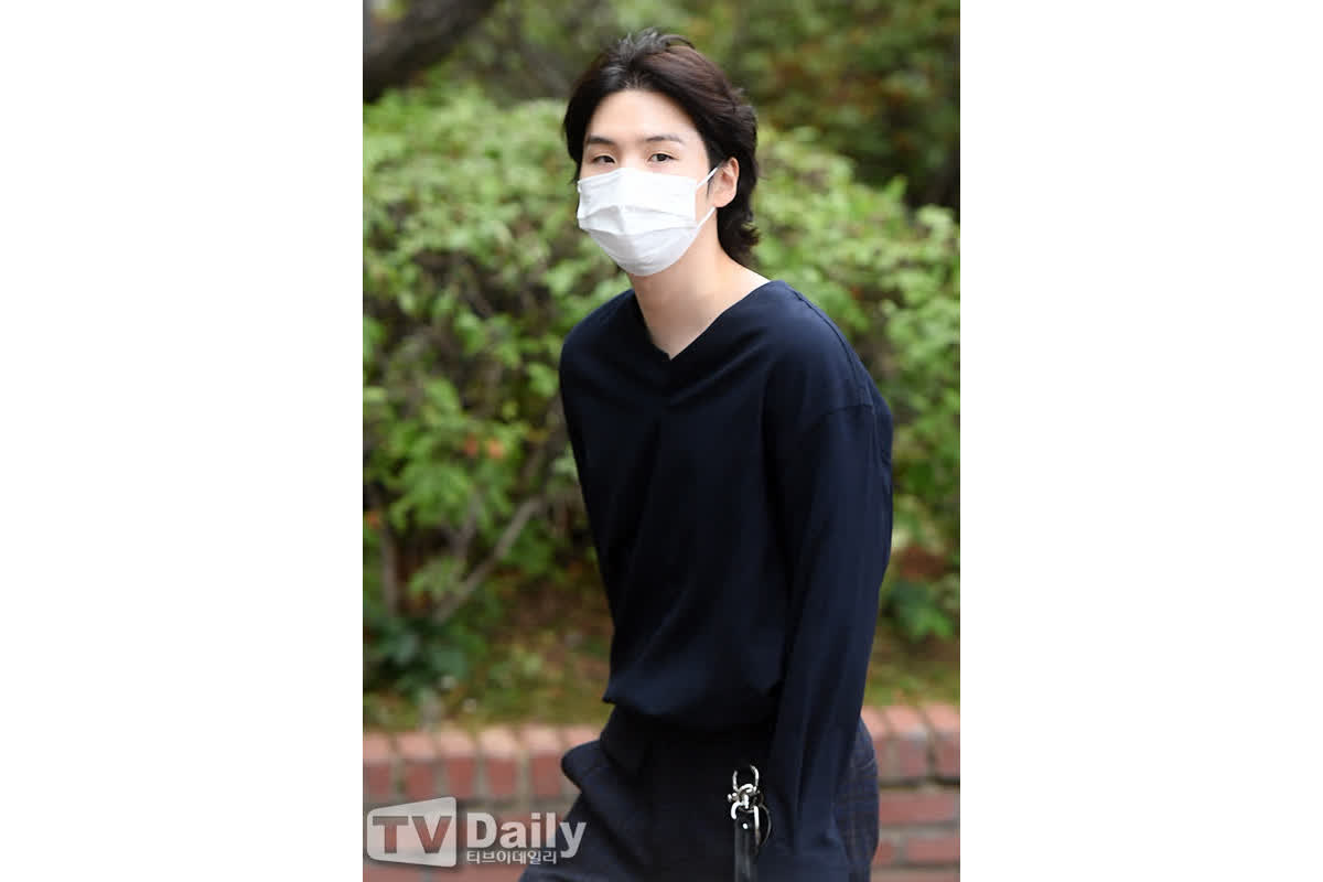 BTS Suga Runs 12km Marathon Before Concert — Fans Spot Strange Limp