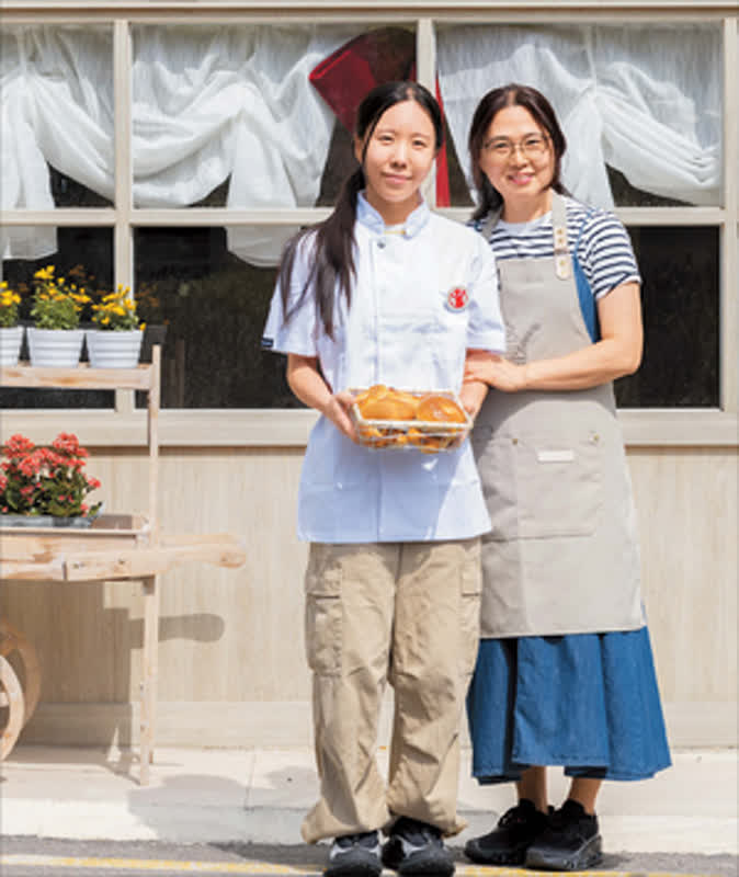 From $75 Monthly Aid to Success: The Mother-Daughter Bakery Story