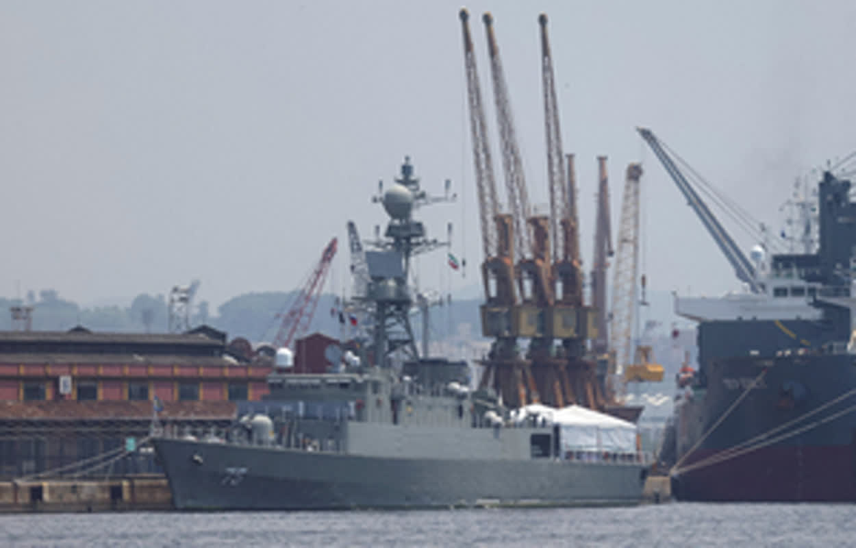イラン、ホルムズ海峡での軍事力強化か？