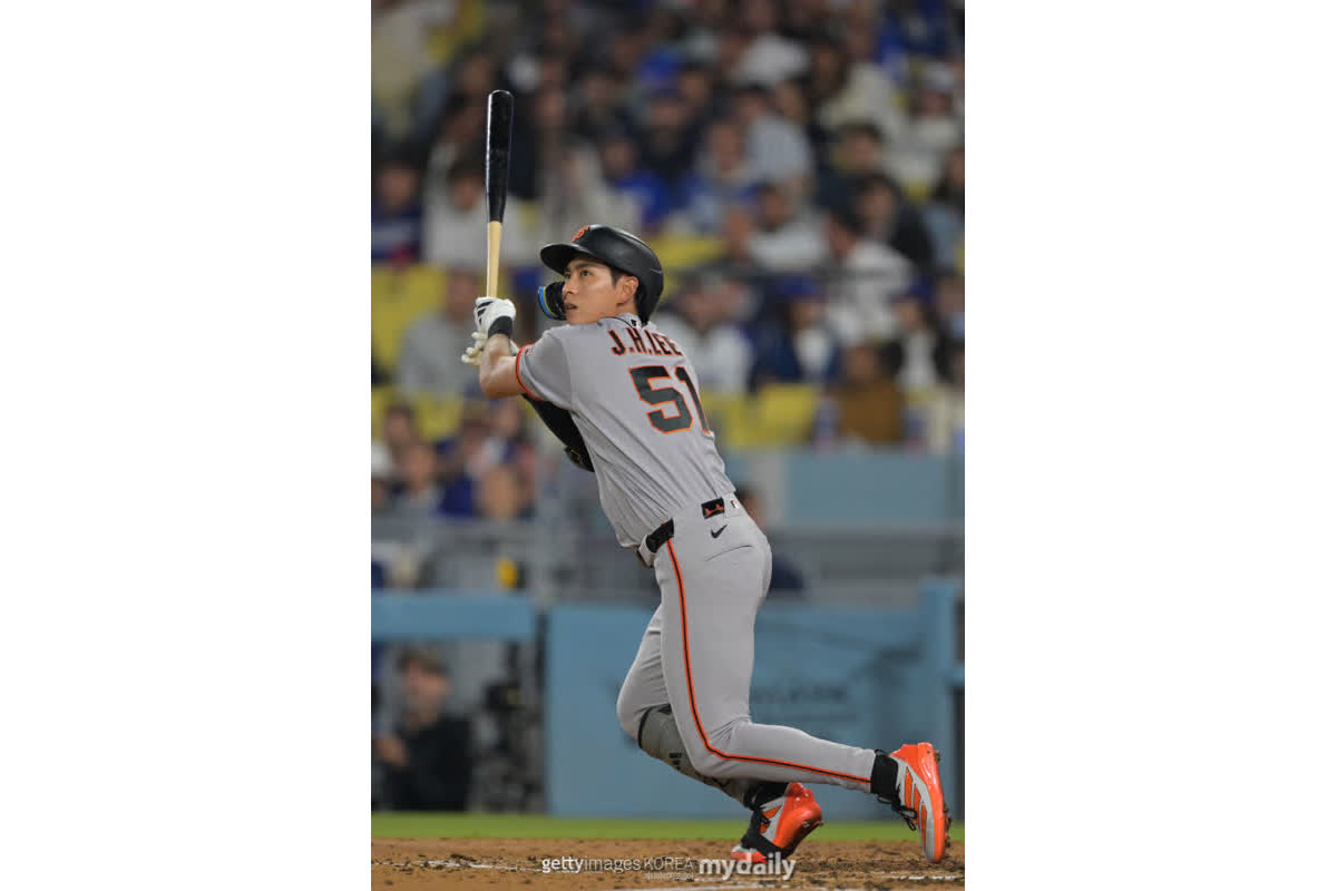 4 Hits and a Defensive Masterclass: Lee Jung-hoo’s Epic MLB Return