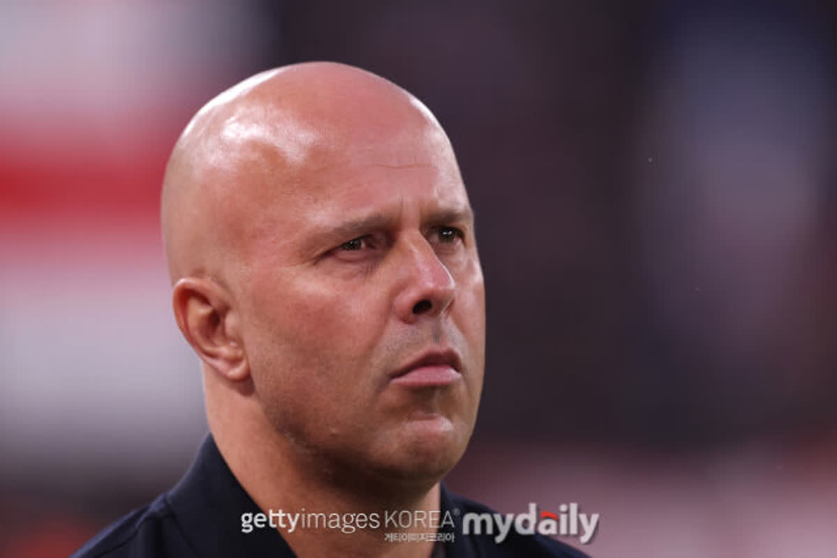 Is Arne Slot’s Era Over? Legend Demands Liverpool Fire Manager