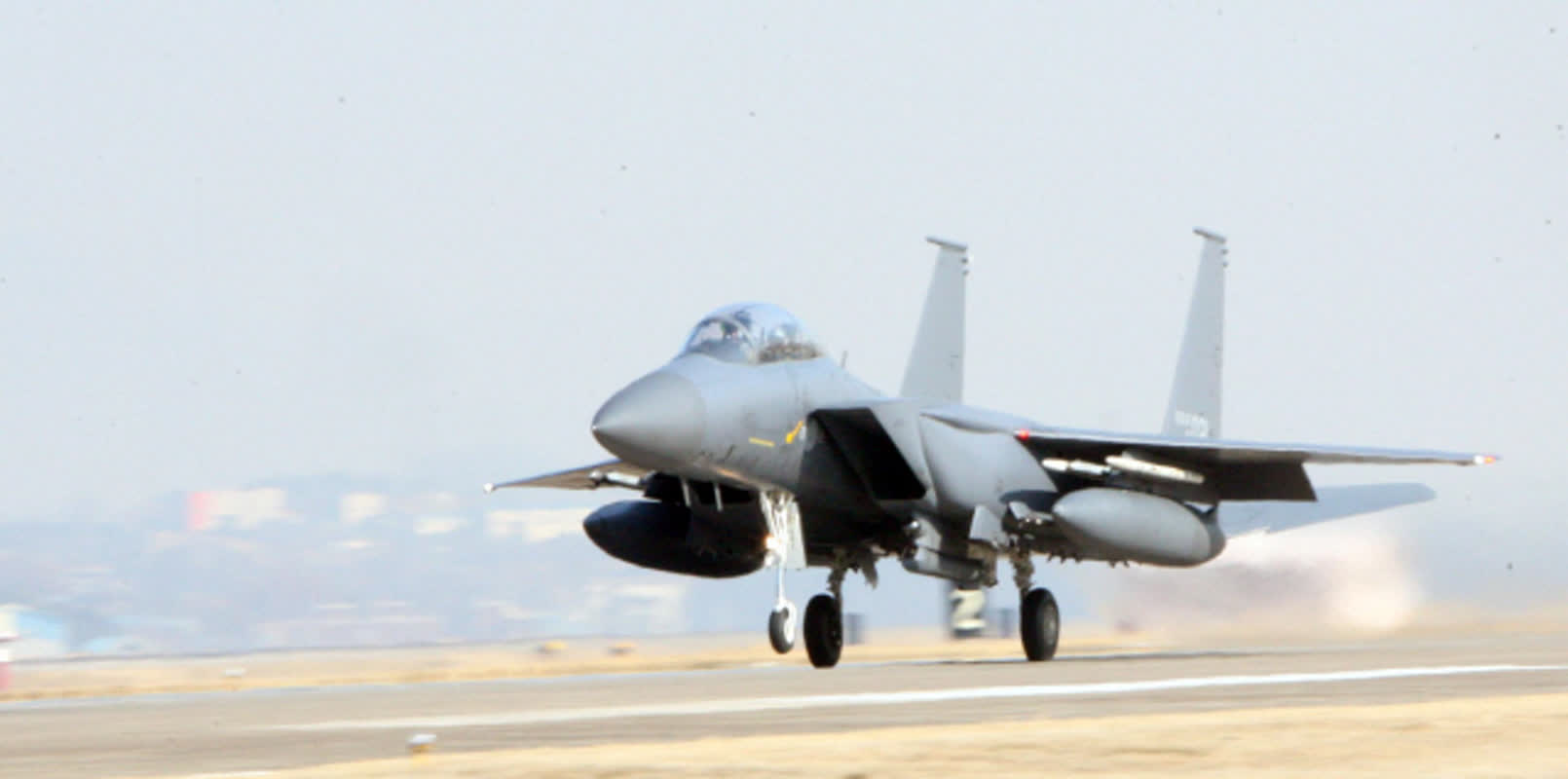 「104対0」無敗の伝説を持つF-15――なぜ最強の戦闘機はF-16に販売台数で完敗しているのか？