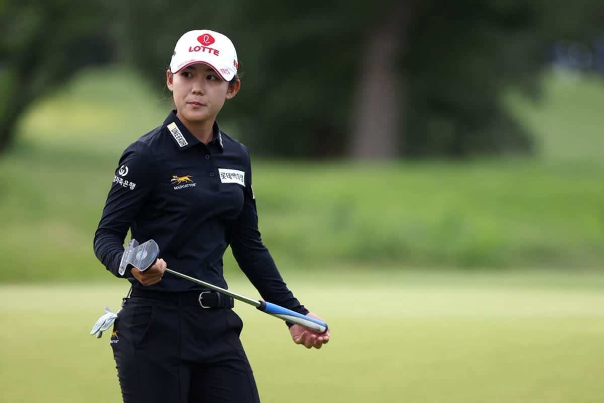 Can Erika Hara Topple Yumin Hwang for the LPGA Rookie Lead?