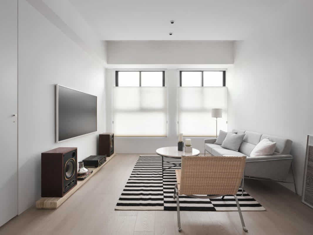 Transform Your Space: Explore the Modern Casual Interior Design of a Taiwanese Apartment