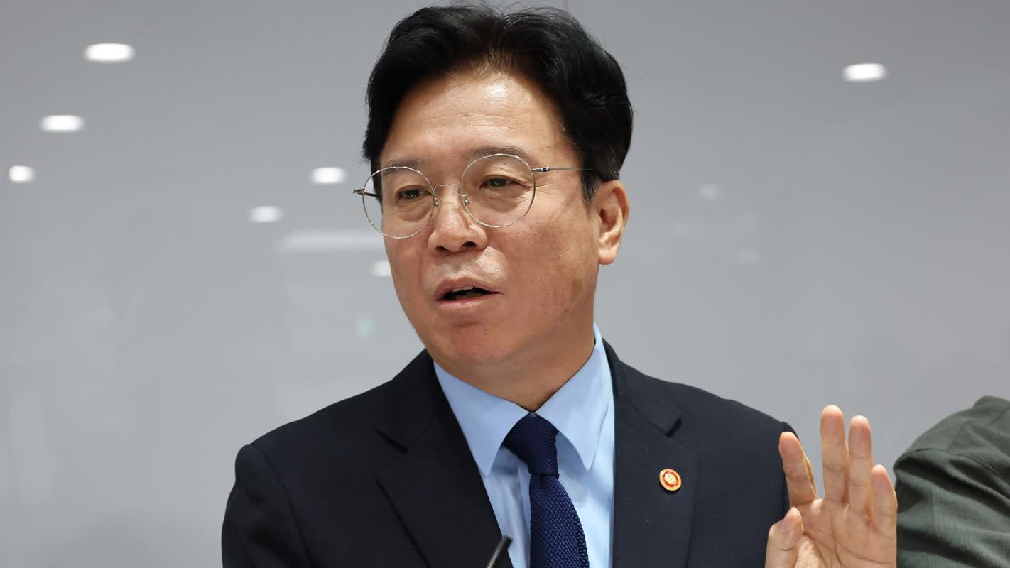 Samsung Workers Approve Massive Bonus Deal — But Is It Legal?