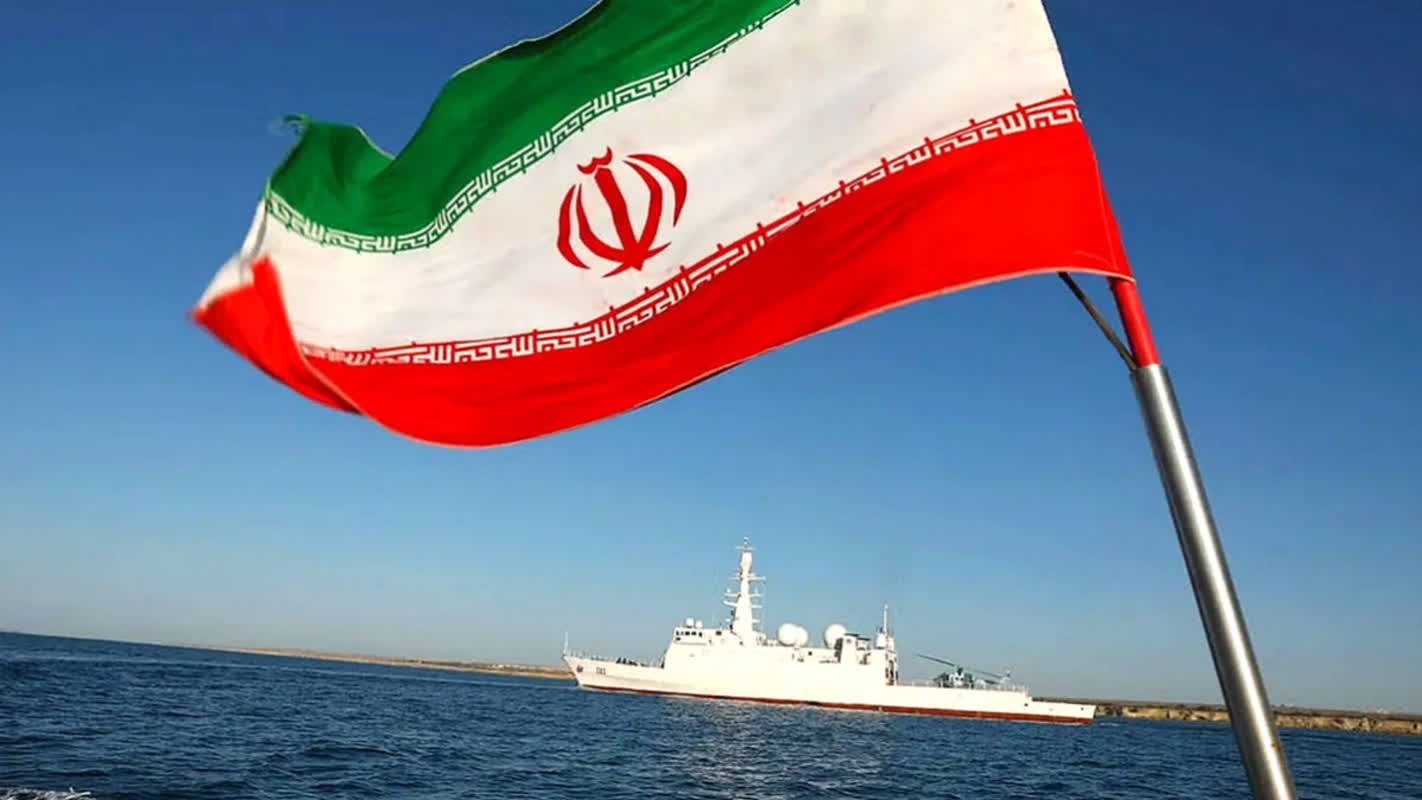 イラン、ホルムズ海峡に潜水艦を展開！