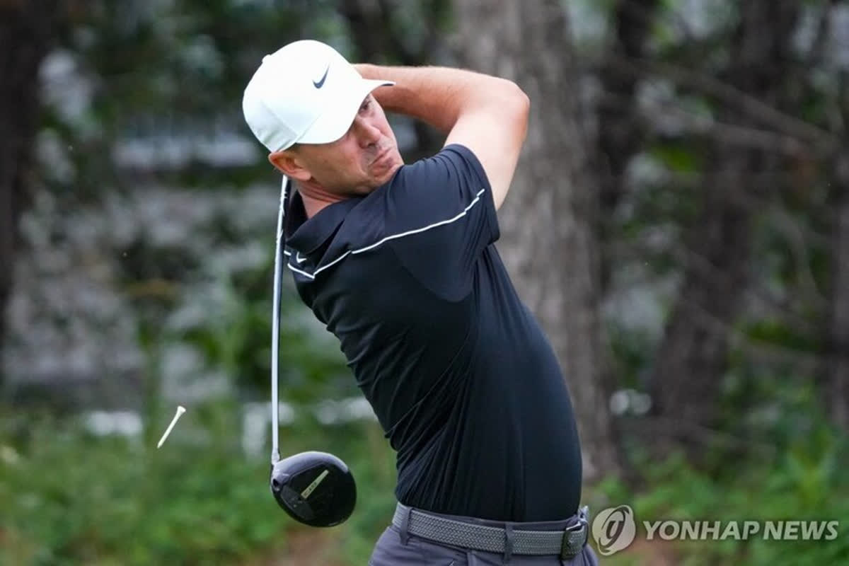 Brooks Koepka and Si Woo Kim Charge Into Contention at CJ Cup