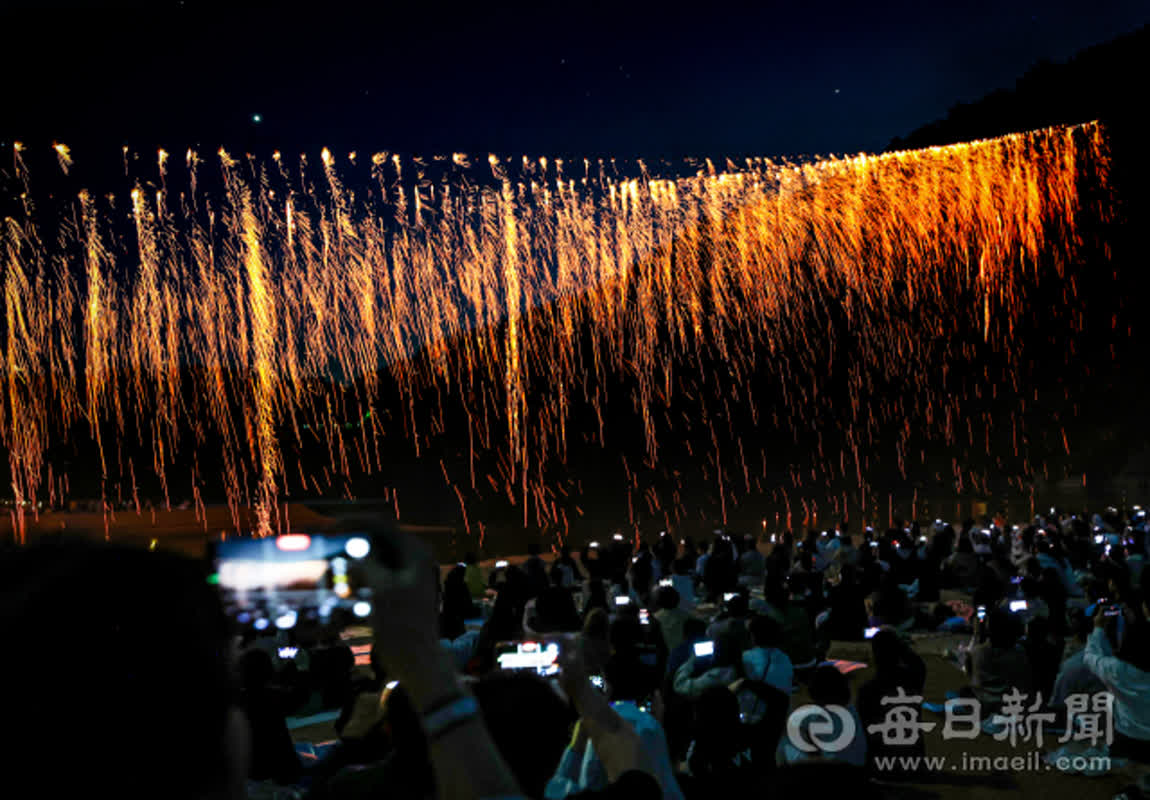 高市早苗氏も鑑賞した韓国の伝統行事――安東・河回村に集まった熱狂の真相
