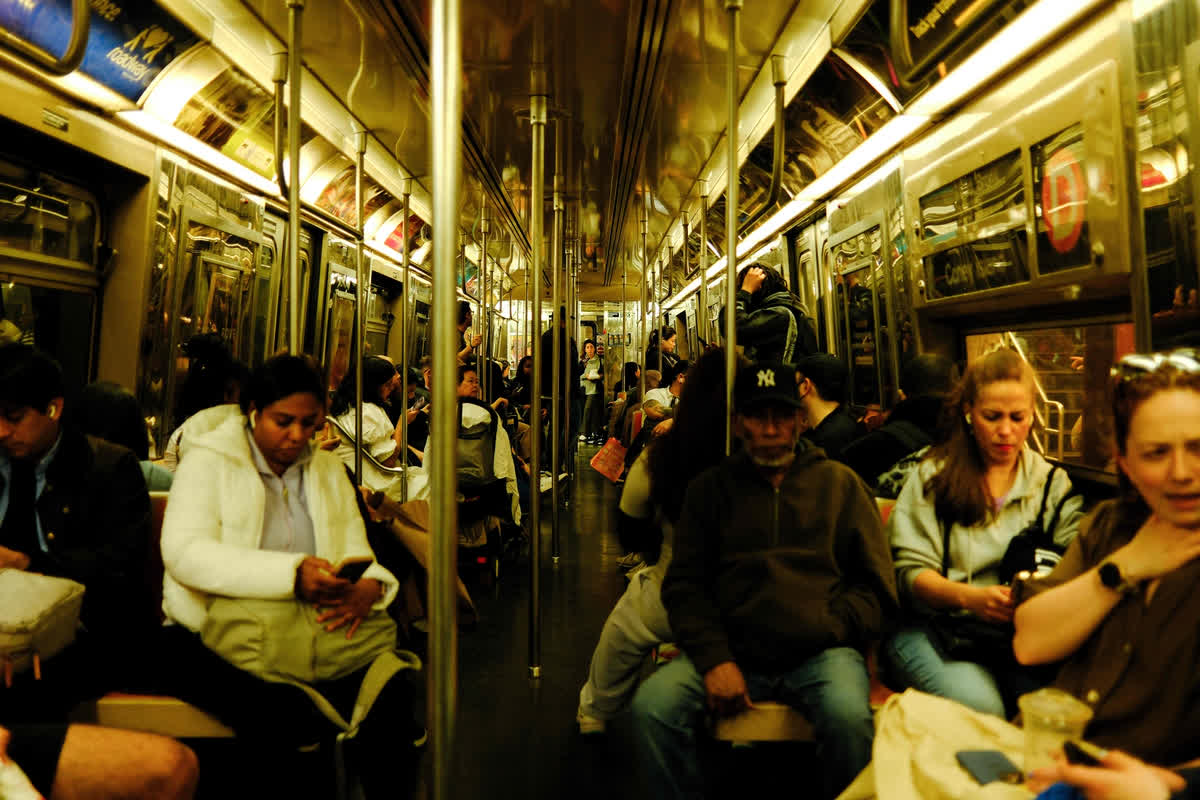 LIRR Strike Threatens 300,000 Commuters This Monday Morning