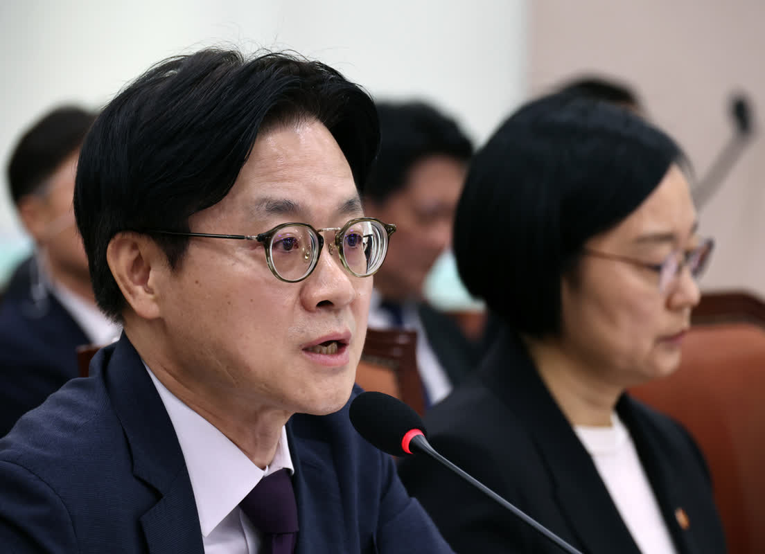 Why Samsung’s Union Strike Could Have Serious Consequences: A Deep Dive into the Minister’s Warnings