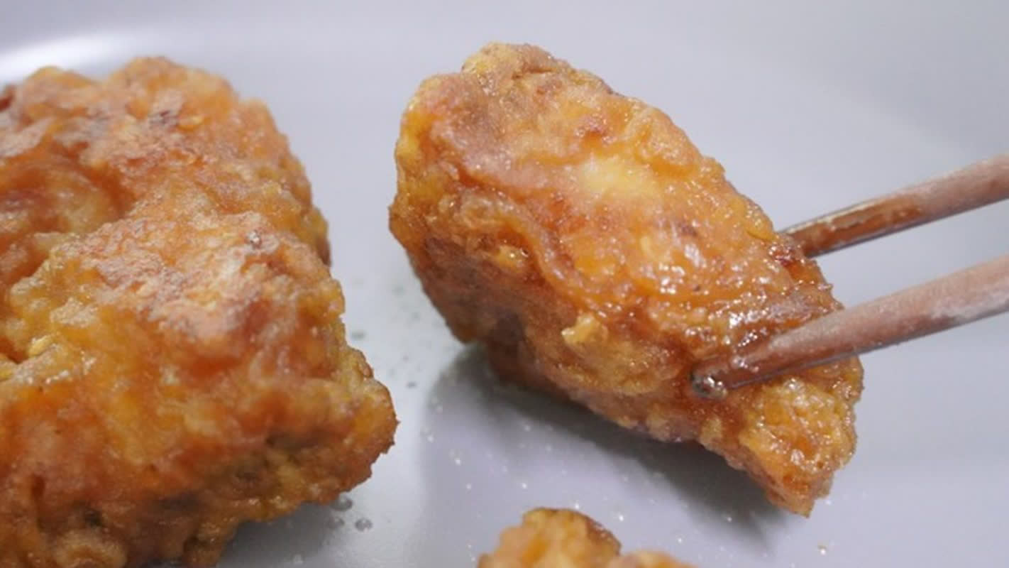 Stop Microwaving Leftovers: The Secret to Reheating Crispy Fried Chicken