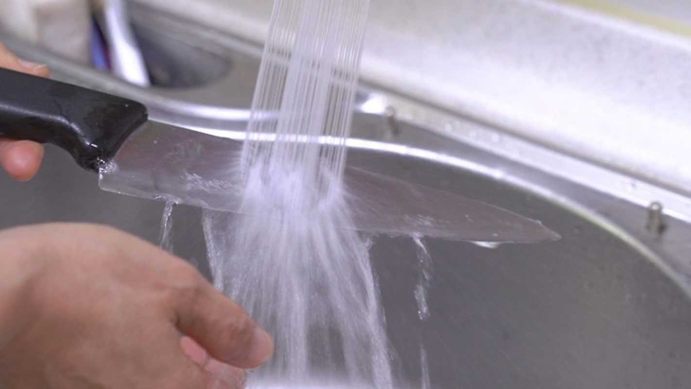 Don’t Buy a Whetstone: The 1-Minute Trick to Sharpen Dull Knives