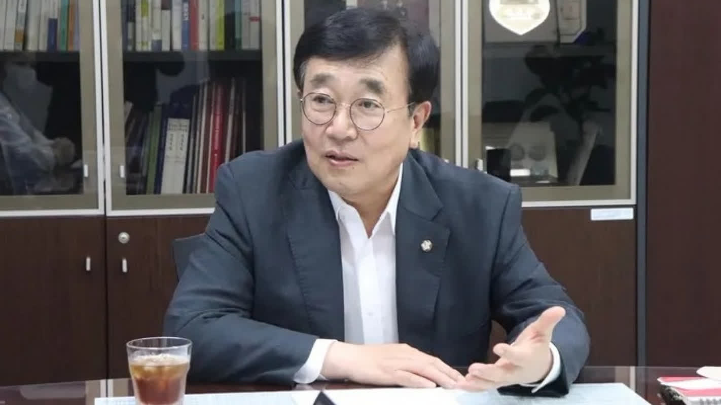 Former Lawmaker Seo Byeong-soo Joins Independent Candidate Han Dong-hoon: What This Means for Busan’s Future