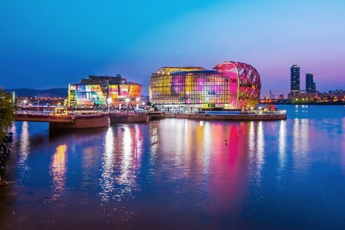 Seoul’s World Record Bridge Fountain: The Ultimate Riverside Oasis