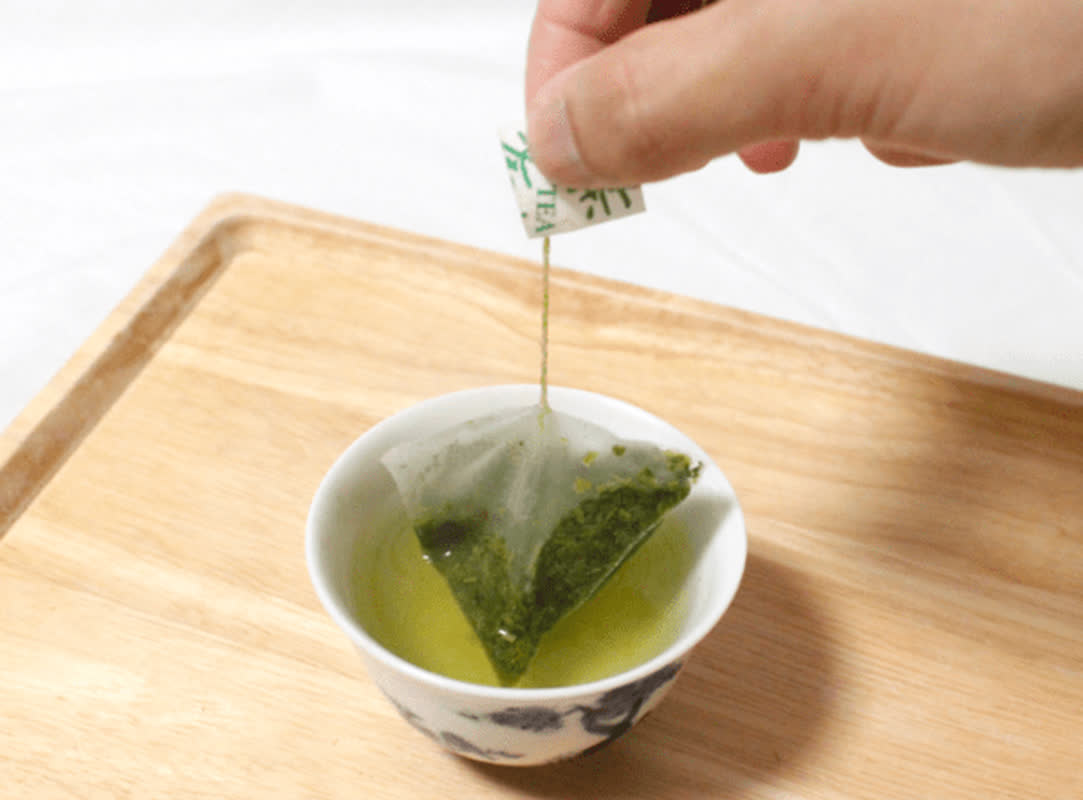 捨てないで！緑茶ティーバッグが靴の臭いを撃退する驚きの理由とは