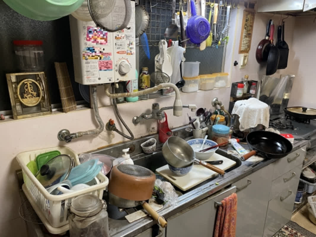 Is Your Utensil Holder a Bacteria Trap? The Hidden Danger in Your Kitchen