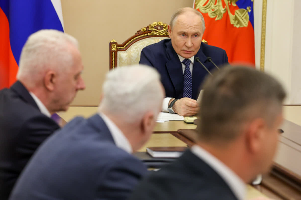 Russia’s $93B Deficit Crisis: Are Putin’s War Costs Becoming Unsustainable?