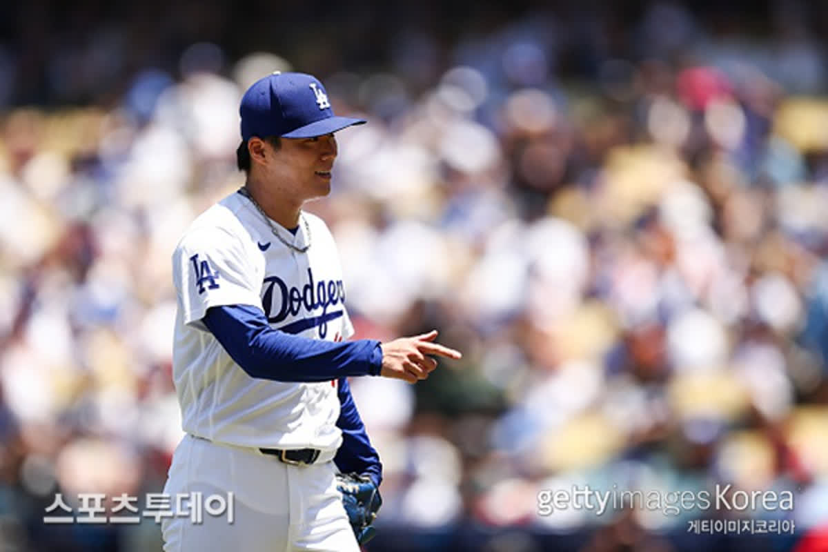10 Strikeouts for Yamamoto: Dodgers Crush Phillies 9-1