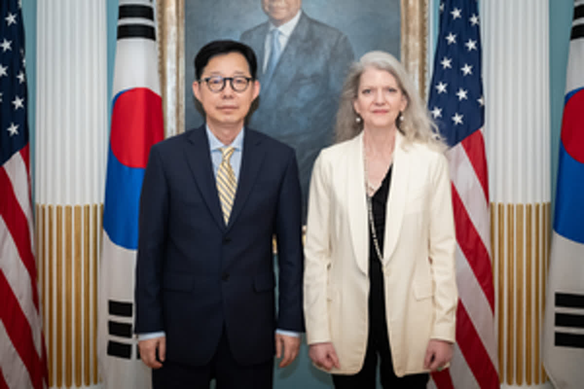U.S. and South Korea Negotiate Nuclear Submarine Rights