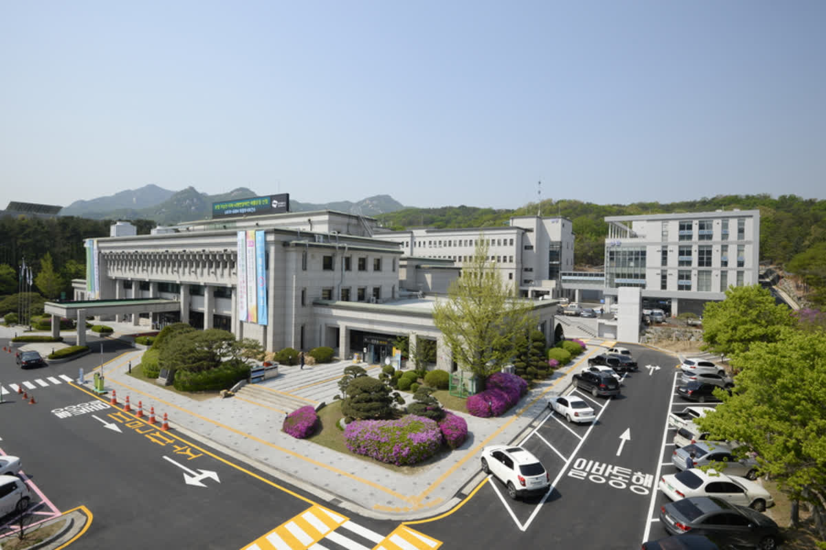 就職活動の不安を癒やす「香水作り」も？韓国・議政府市が若者支援を拡大