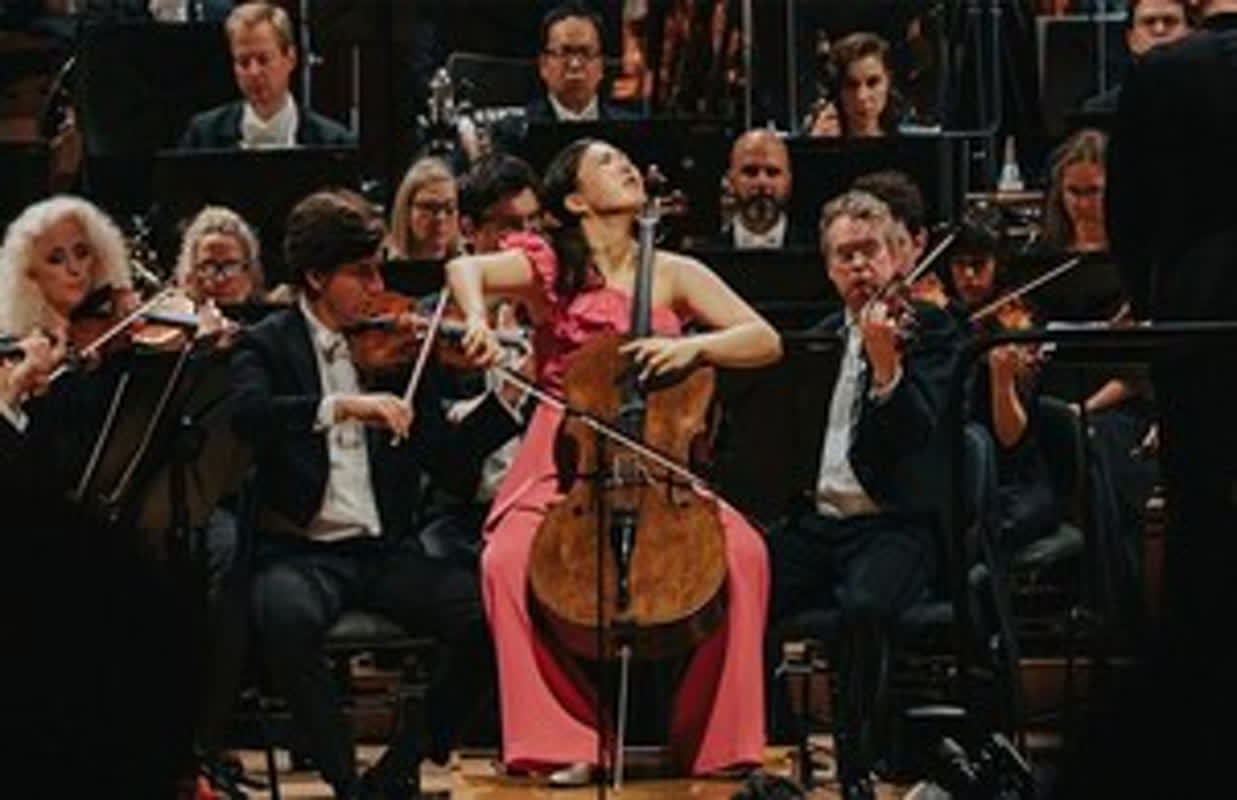 20-Year-Old Cellist Stuns Listeners at World’s Premier Music Contest