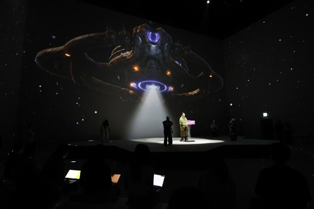 世界初！ヒューマノイド専用の衣装が登場――AIがデザインした「未来のファッション」とは