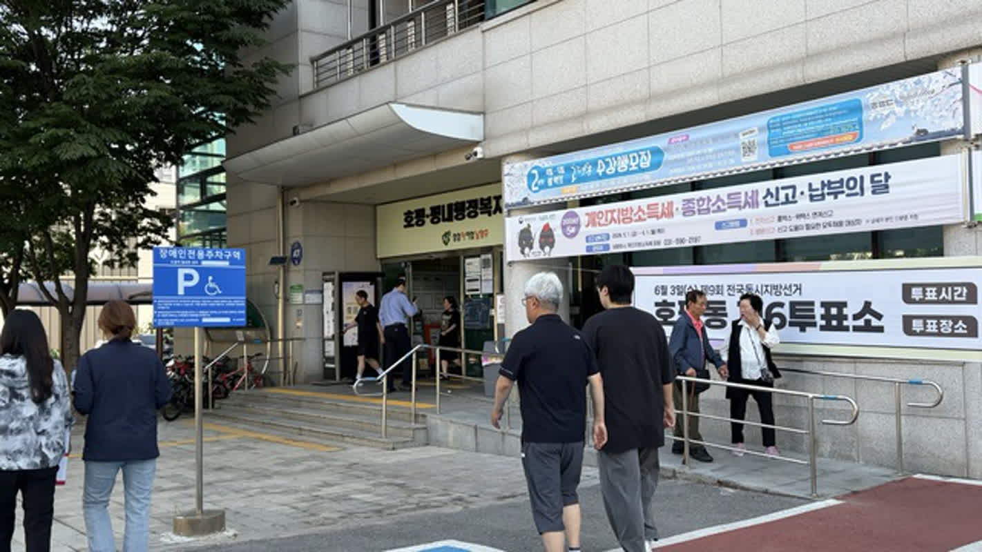 投票用紙はなんと7枚以上？韓国地方選挙で起きた混乱と、親たちが子どもの未来を託した理由